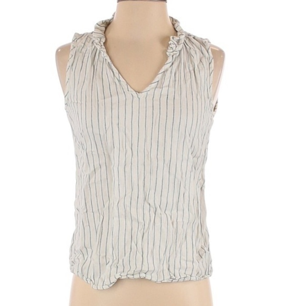Cloth & Stone
Size XS Sleeveless Top